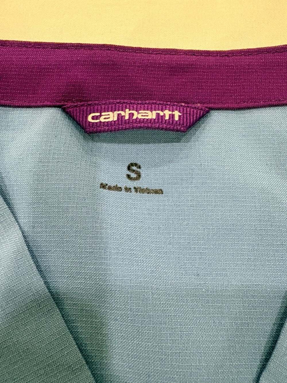 Carhartt Cross-Flex Women's V-Neck Media Scrub Top and Cargo Scrub Pants Set - Picture 2 of 7